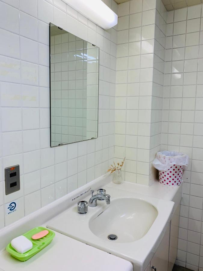 Guesthouse Shiawase Eki Fukuoka  Buitenkant foto