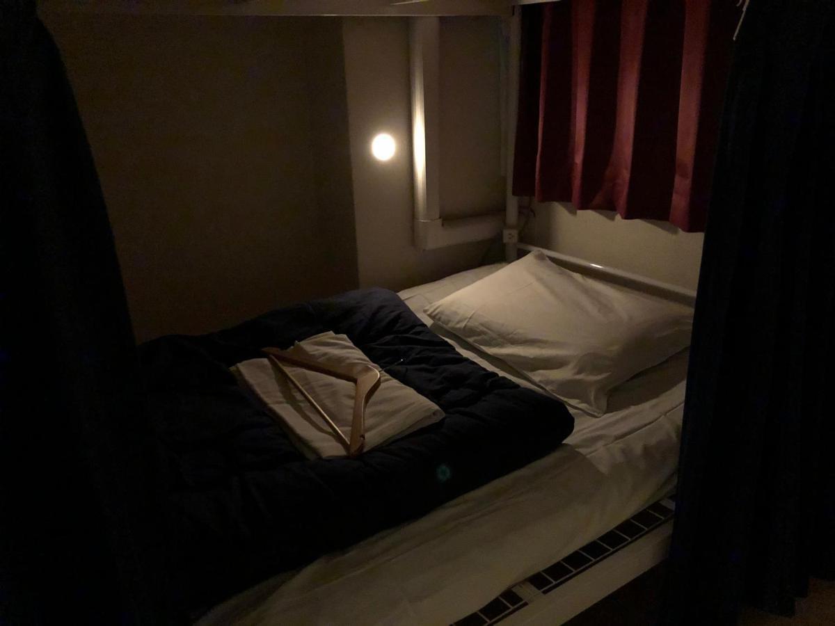 Guesthouse Shiawase Eki Fukuoka  Buitenkant foto