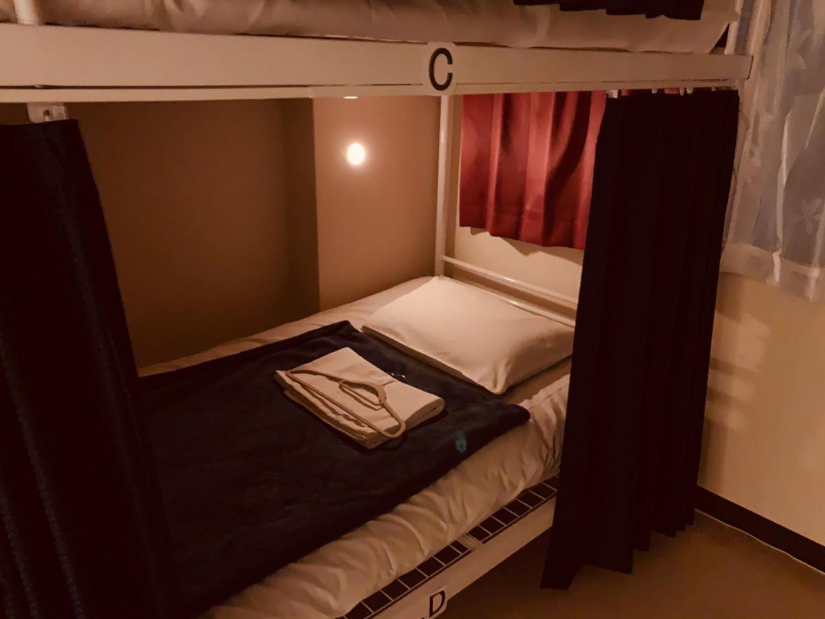 Guesthouse Shiawase Eki Fukuoka  Buitenkant foto
